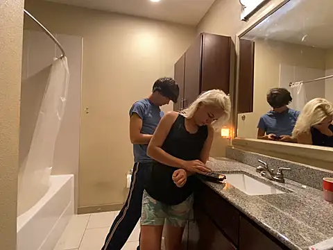 Snapshot of girlfriendmissy chatting on 03.16.25 girlfriendmissy online show from 03.16.25