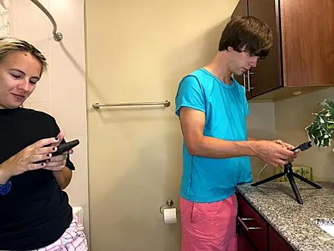 Snapshot of girlfriendmissy chatting on 09.21.25 girlfriendmissy online show from 09.21.25