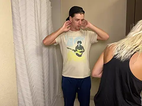 Snapshot of girlfriendmissy chatting on 02.14.26 girlfriendmissy online show from 02.14.26