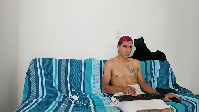 QuinnAndpuma1 online show from 01.31.25