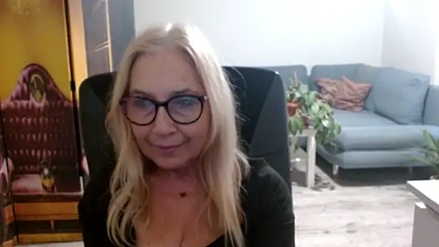 sofia xkiss online show from 11.12.25