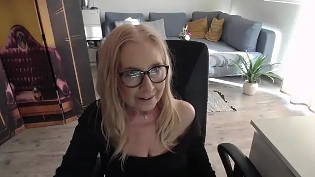 Snapshot of sofia_xkiss chatting on 03.19.26 sofia xkiss online show from 03.19.26