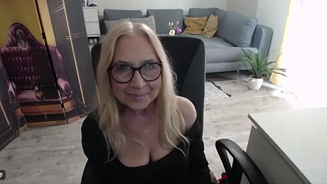 Snapshot of sofia_xkiss chatting on 03.23.26 sofia xkiss online show from 03.23.26