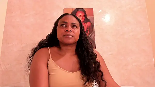 Snapshot of NicolVilla chatting on 02.04.26 NicolVilla online show from 02.04.26