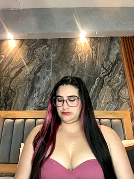 Snapshot of BellaPeers_ chatting on 11.05.25 BellaPeers online show from 11.05.25