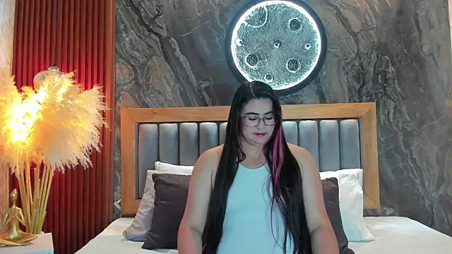 Snapshot of BellaPeers_ chatting on 11.14.25 BellaPeers online show from 11.14.25