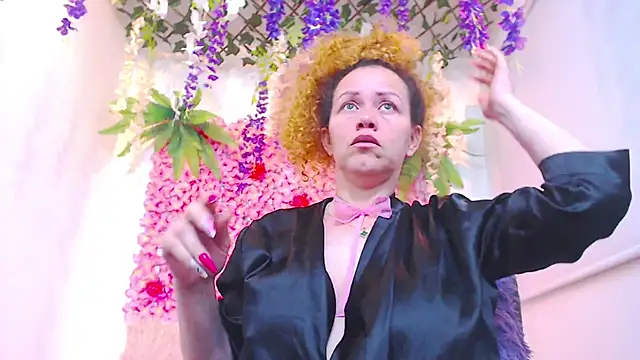 BLONDE SEXYHOT online show from 11.28.25