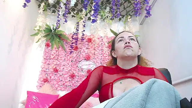 BLONDE SEXYHOT online show from 12.14.25