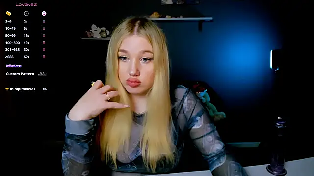 juli kisss online show from 01.16.25