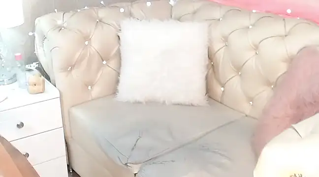 Barbie Fox online show from 02.19.25