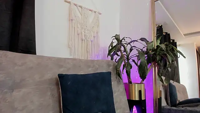 aaroncolombia online show from 04.21.26