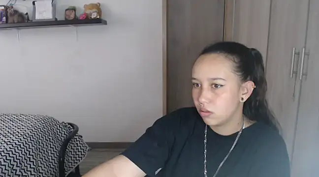 Snapshot of Skarlet_Adams28 chatting on 12.19.24 Skarlet Adams28 online show from 12.19.24