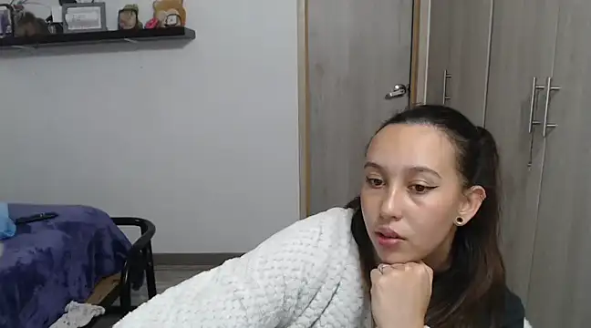 Snapshot of Skarlet_Adams28 chatting on 12.29.24 Skarlet Adams28 online show from 12.29.24