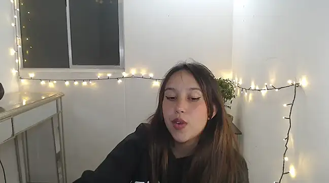 Snapshot of Skarlet_Adams28 chatting on 01.24.25 Skarlet Adams28 online show from 01.24.25