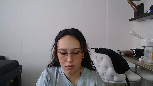 Snapshot of Skarlet_Adams28 chatting on 02.05.25 Skarlet Adams28 online show from 02.05.25