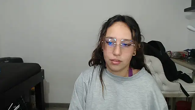 Snapshot of Skarlet_Adams28 chatting on 02.06.25 Skarlet Adams28 online show from 02.06.25