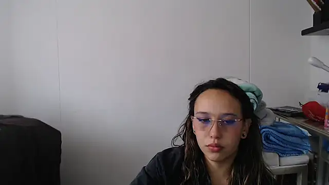 Snapshot of Skarlet_Adams28 chatting on 02.18.25 Skarlet Adams28 online show from 02.18.25