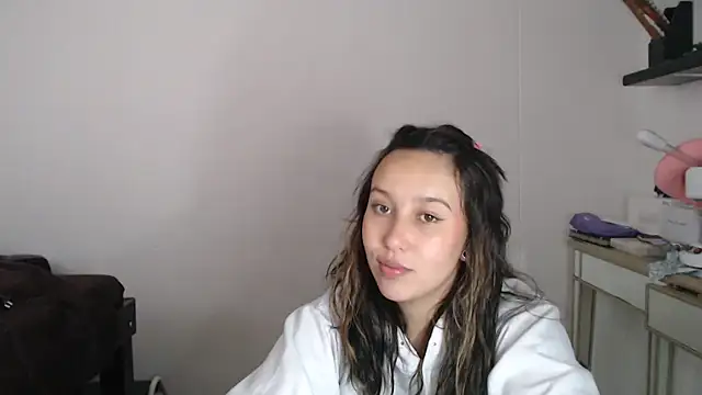 Snapshot of Skarlet_Adams28 chatting on 03.17.25 Skarlet Adams28 online show from 03.17.25