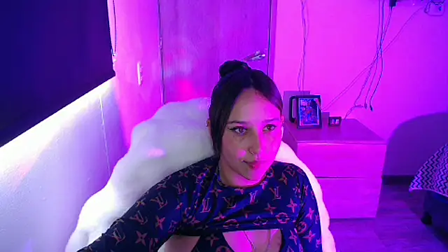 Snapshot of Skarlet_Adams28 chatting on 09.11.25 Skarlet Adams28 online show from 09.11.25