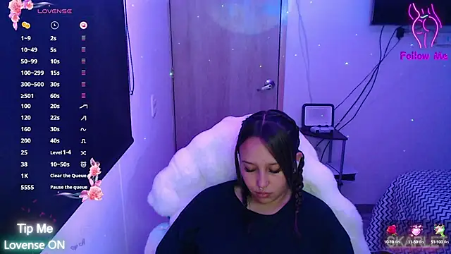 Snapshot of Skarlet_Adams28 chatting on 09.26.25 Skarlet Adams28 online show from 09.26.25