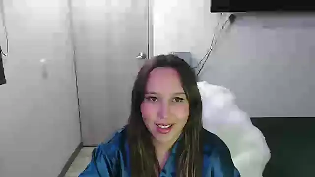 Snapshot of Skarlet_Adams28 chatting on 11.06.25 Skarlet Adams28 online show from 11.06.25