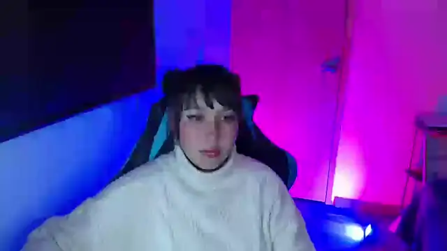 Snapshot of Skarlet_Adams28 chatting on 04.23.26 Skarlet Adams28 online show from 04.23.26