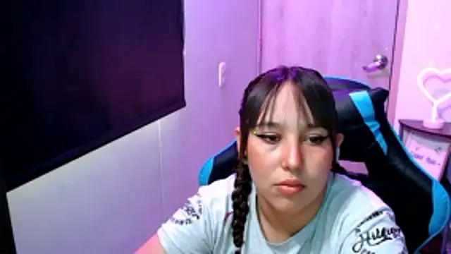 Snapshot of Skarlet_Adams28 chatting on 04.29.26 Skarlet Adams28 online show from 04.29.26