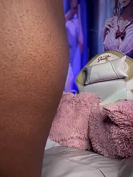 Snapshot of Thyana_LS chatting on 01.13.25 Thyana LS online show from 01.13.25