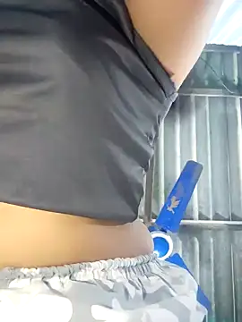 Snapshot of hotbaby_5 chatting on 12.17.25 hotbaby 5 online show from 12.17.25