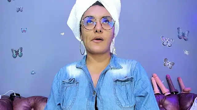 Snapshot of Kaira_mosse chatting on 10.18.25 Kaira mosse online show from 10.18.25