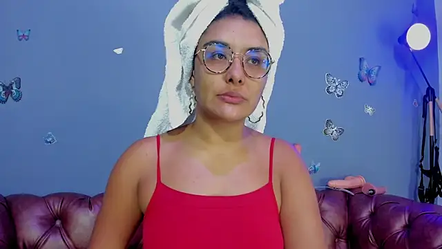 Snapshot of Kaira_mosse chatting on 11.25.25 Kaira mosse online show from 11.25.25