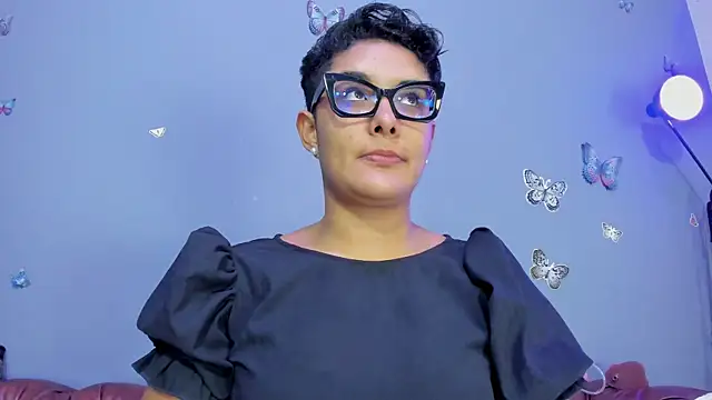 Snapshot of Kaira_mosse chatting on 11.30.25 Kaira mosse online show from 11.30.25