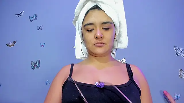 Snapshot of Kaira_mosse chatting on 12.05.25 Kaira mosse online show from 12.05.25