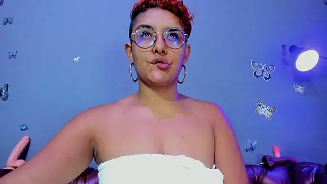 Snapshot of Kaira_mosse chatting on 03.11.26 Kaira mosse online show from 03.11.26