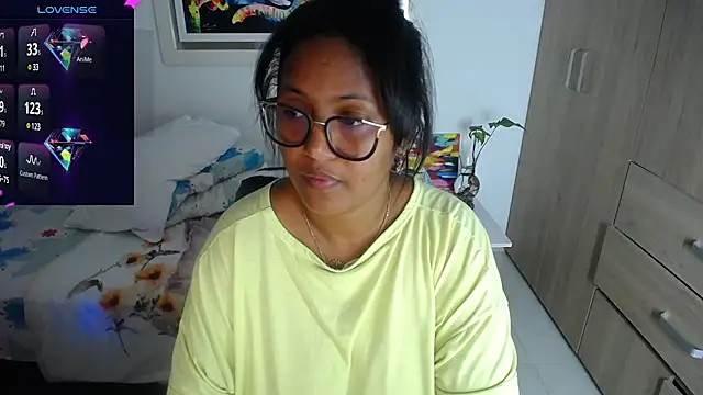 miajoseph  online show from 02.04.25