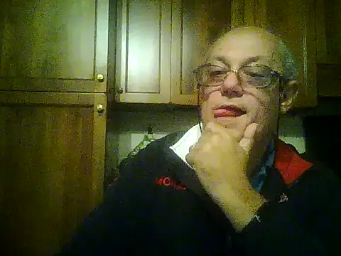 Snapshot of gianbragallini chatting on 10.11.25 gianbragallini online show from 10.11.25