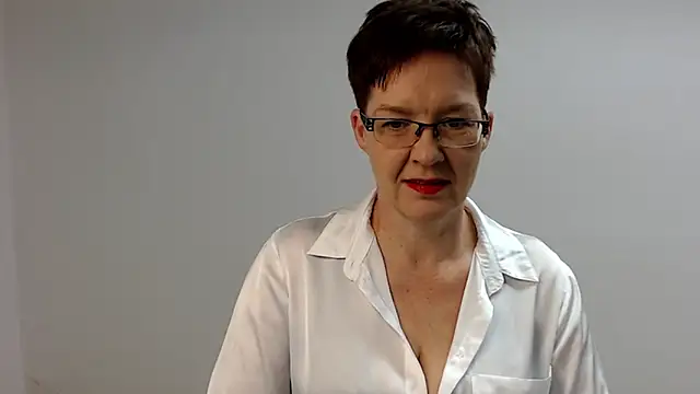 Snapshot of Sofie69Velvet chatting on 02.14.25 Sofie69Velvet online show from 02.14.25