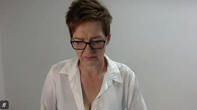 Snapshot of Sofie69Velvet chatting on 04.16.26 Sofie69Velvet online show from 04.16.26