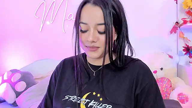 Snapshot of MaddyParisi chatting on 12.04.24 MaddyParisi online show from 12.04.24