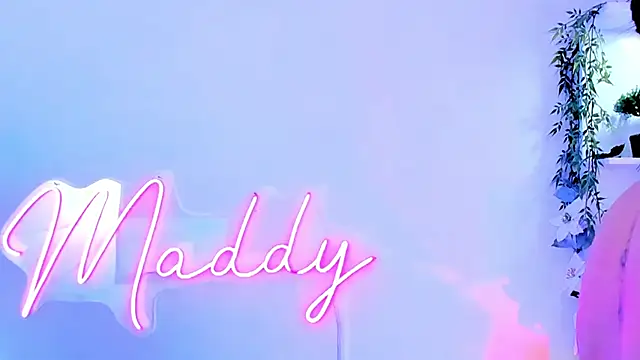 Snapshot of MaddyParisi chatting on 02.05.25 MaddyParisi online show from 02.05.25