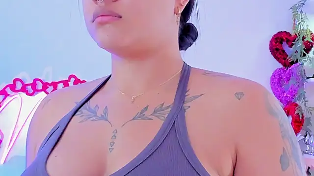 Snapshot of MaddyParisi chatting on 02.09.25 MaddyParisi online show from 02.09.25