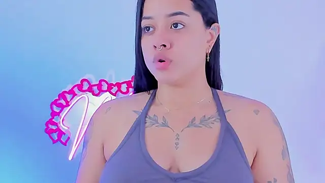 Snapshot of MaddyParisi chatting on 02.16.25 MaddyParisi online show from 02.16.25