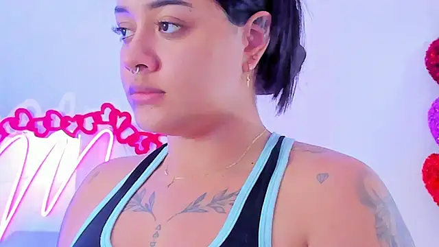 Snapshot of MaddyParisi chatting on 02.23.25 MaddyParisi online show from 02.23.25