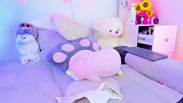 Snapshot of MaddyParisi chatting on 03.23.25 MaddyParisi online show from 03.23.25