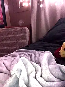 Snapshot of Highfrog1 chatting on 10.01.25 Highfrog1 online show from 10.01.25