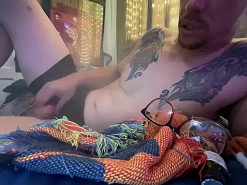 Snapshot of Highfrog1 chatting on 10.29.25 Highfrog1 online show from 10.29.25