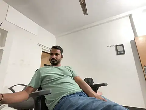 Snapshot of real_meet_girl_finding_in chatting on 12.04.24 real meet girl finding in online show from 12.04.24