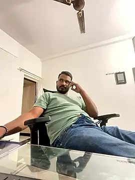 Snapshot of real_meet_girl_finding_in chatting on 12.04.24 real meet girl finding in online show from 12.04.24