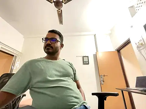 Snapshot of real_meet_girl_finding_in chatting on 12.05.24 real meet girl finding in online show from 12.05.24