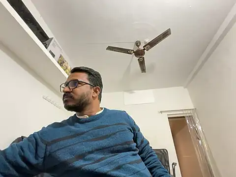 Snapshot of real_meet_girl_finding_in chatting on 12.18.24 real meet girl finding in online show from 12.18.24